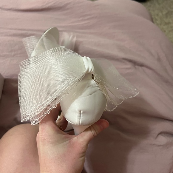 White open toe heel with bow - Picture 7 of 7